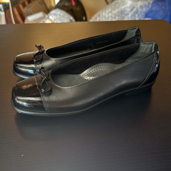 SAS Women's Coco Ballet Flat Black Bow Leather size 5.5 M - Picture 3 of 10